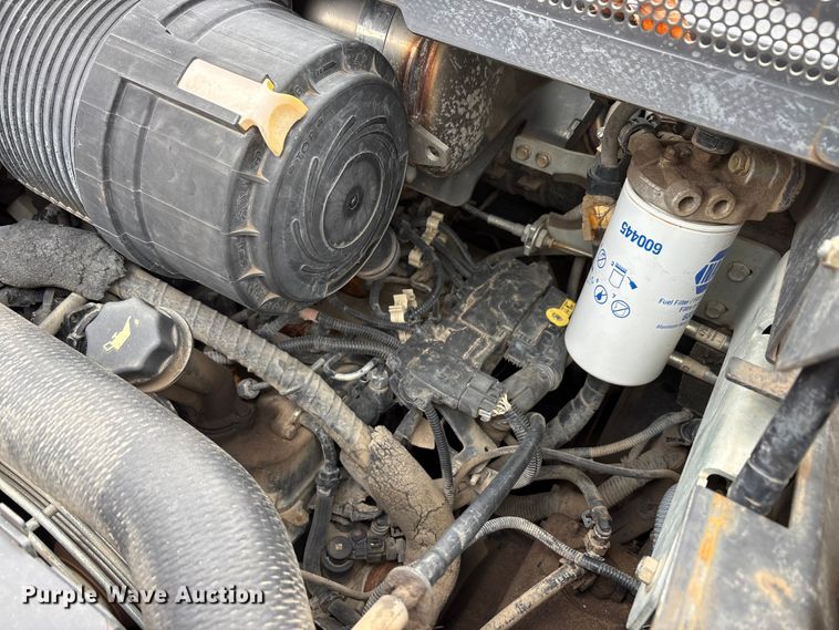 image for item EU0151 2017 Case TV380 tracked skid steer loader