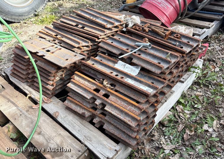 image for item EU0152 (85) track pads