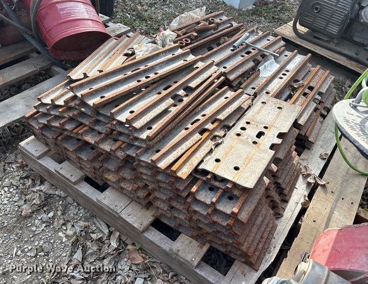 image for item EU0152 (85) track pads