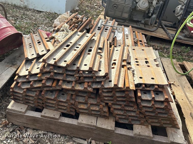 image for item EU0152 (85) track pads