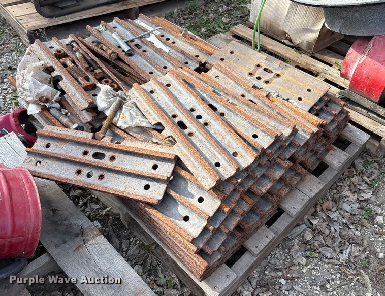 image for item EU0152 (85) track pads