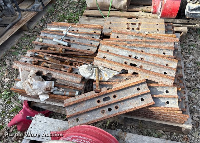 image for item EU0152 (85) track pads