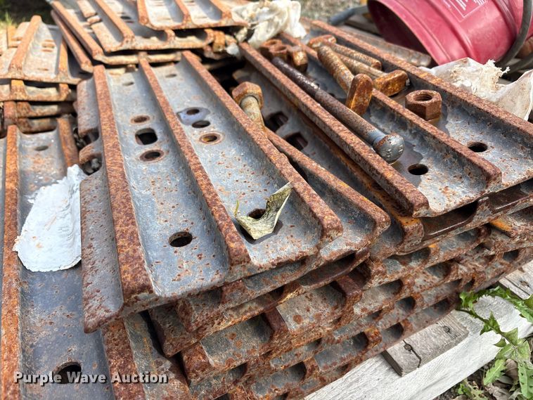 image for item EU0152 (85) track pads