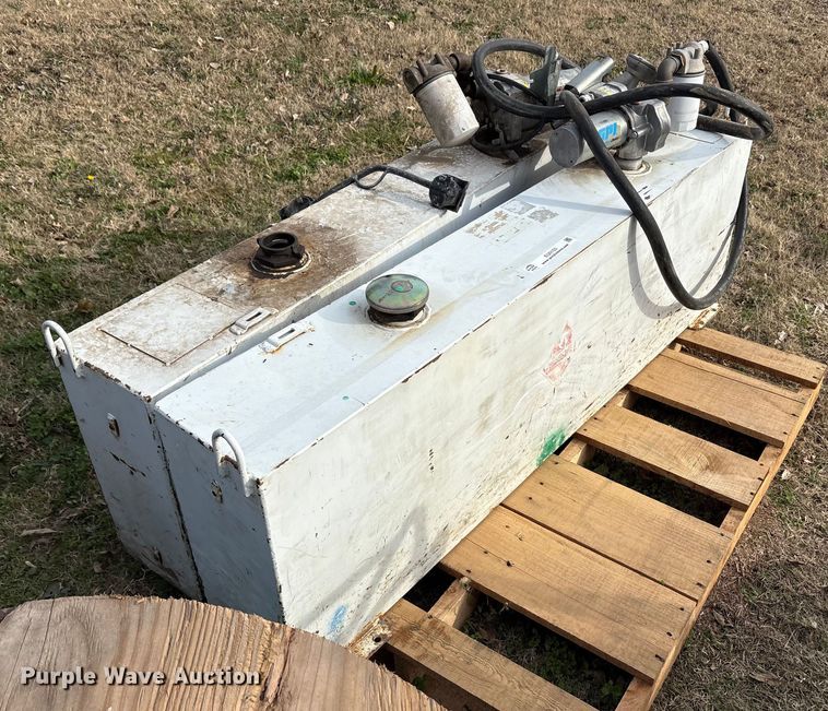 image for item EU0153 (3) fuel tanks