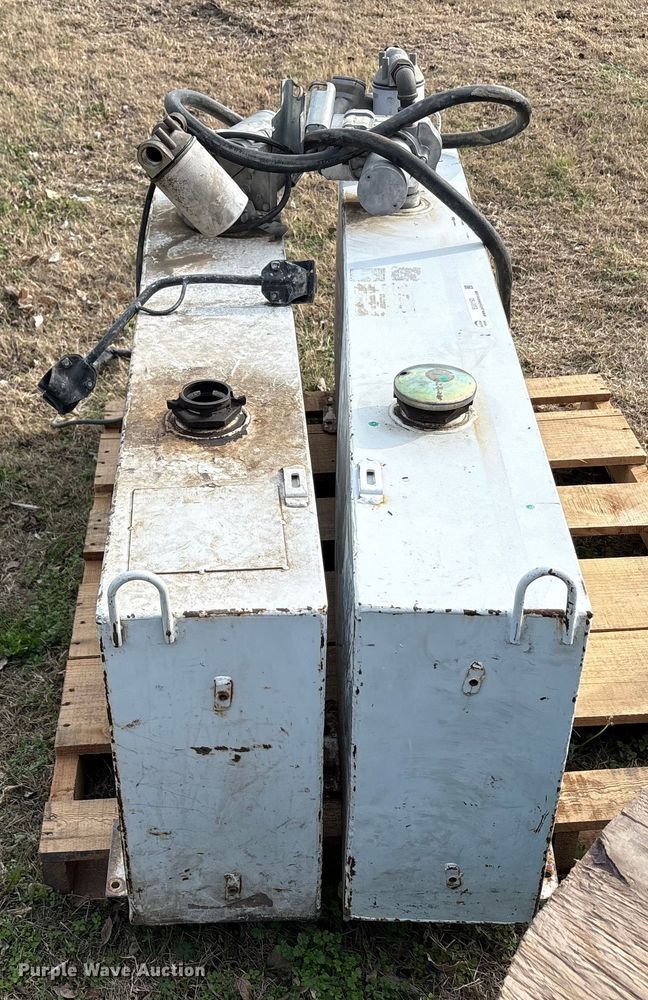 image for item EU0153 (3) fuel tanks