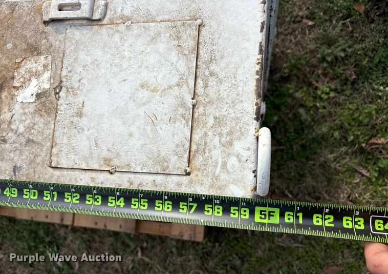 image for item EU0153 (3) fuel tanks