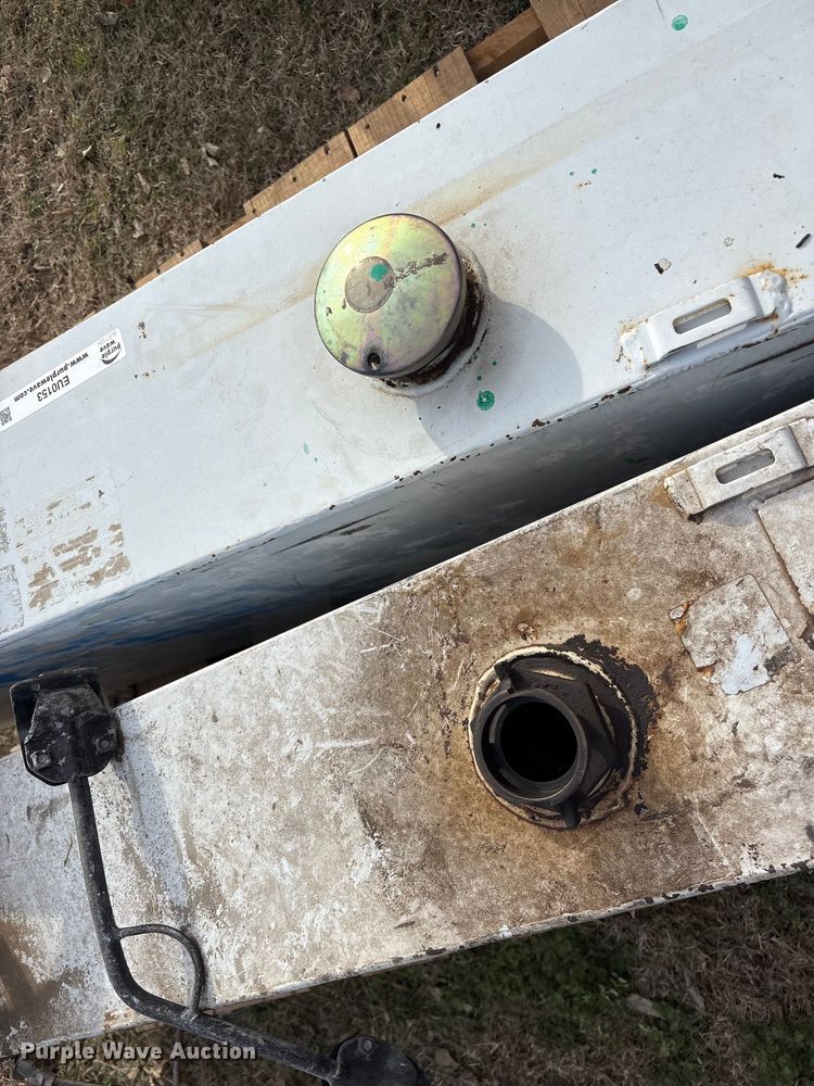 image for item EU0153 (3) fuel tanks