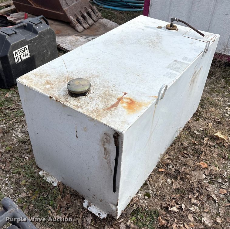 image for item EU0153 (3) fuel tanks