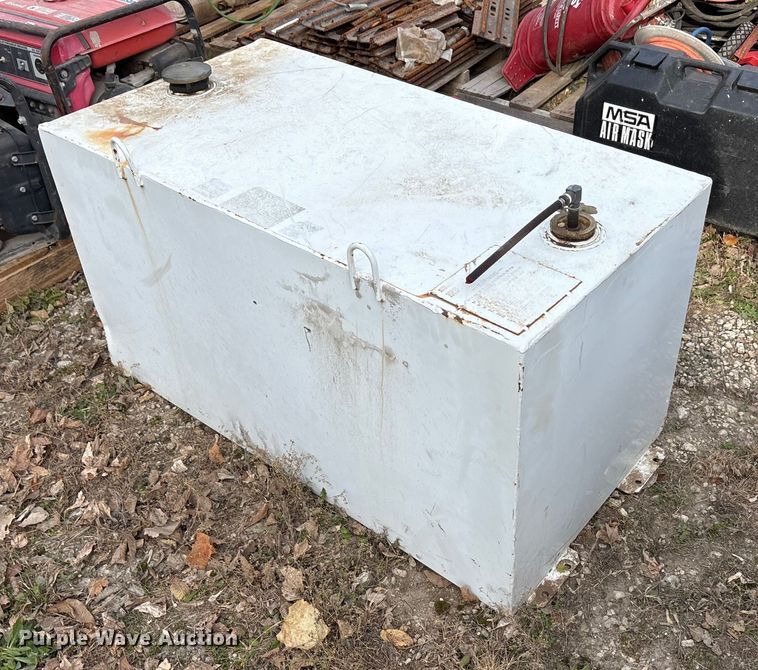 image for item EU0153 (3) fuel tanks