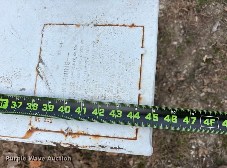 image for item EU0153 (3) fuel tanks