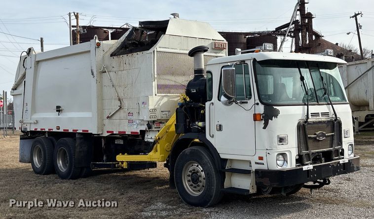 image for item EU0156 2013 Autocar ACX Xpeditor refuse truck