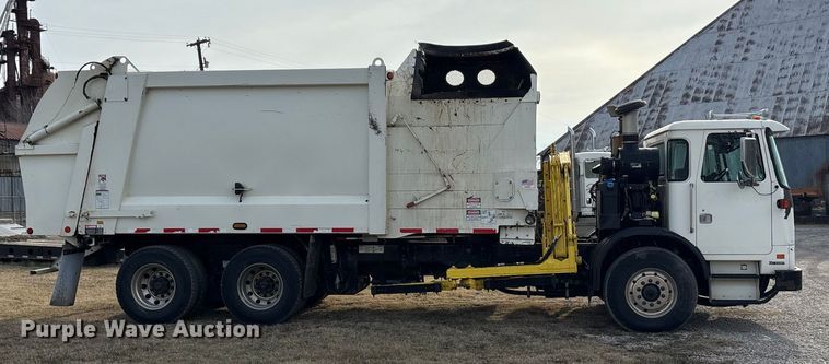image for item EU0156 2013 Autocar ACX Xpeditor refuse truck