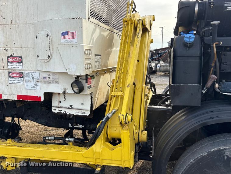 image for item EU0156 2013 Autocar ACX Xpeditor refuse truck