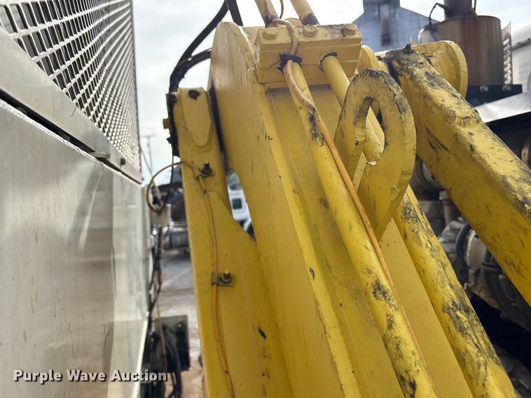 image for item EU0156 2013 Autocar ACX Xpeditor refuse truck