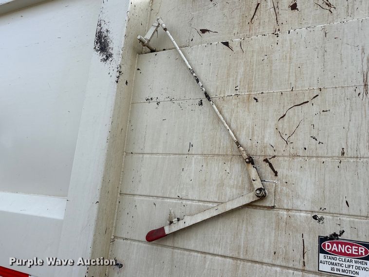 image for item EU0156 2013 Autocar ACX Xpeditor refuse truck