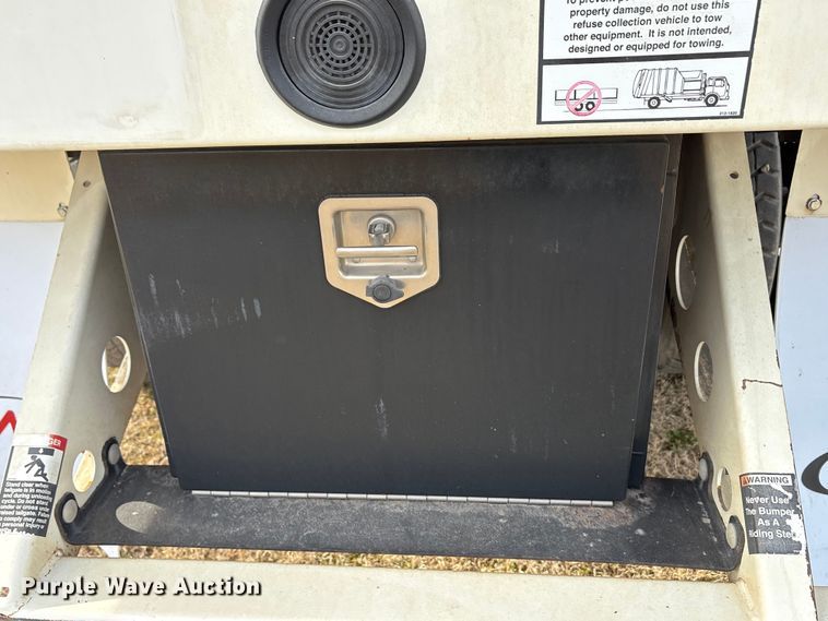 image for item EU0156 2013 Autocar ACX Xpeditor refuse truck