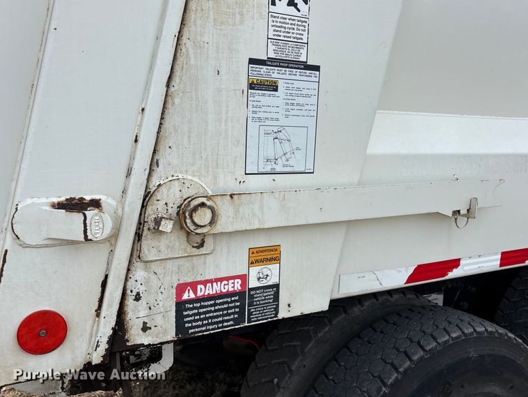 image for item EU0156 2013 Autocar ACX Xpeditor refuse truck