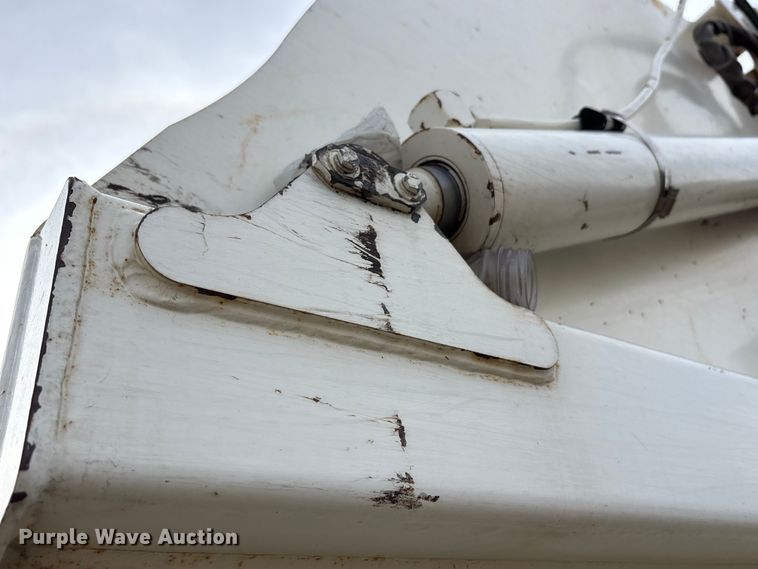 image for item EU0156 2013 Autocar ACX Xpeditor refuse truck