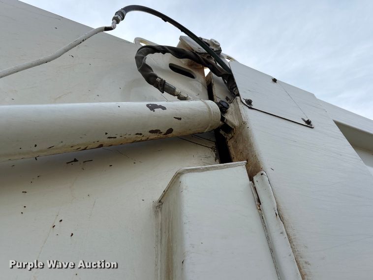 image for item EU0156 2013 Autocar ACX Xpeditor refuse truck