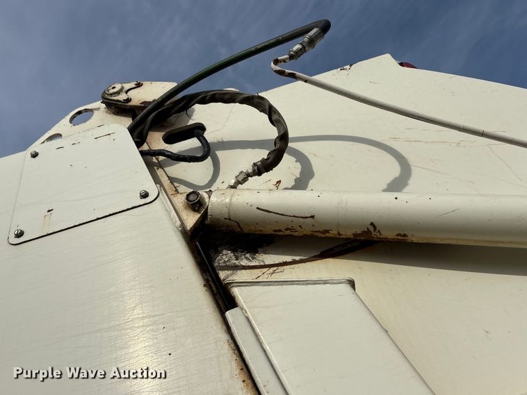 image for item EU0156 2013 Autocar ACX Xpeditor refuse truck