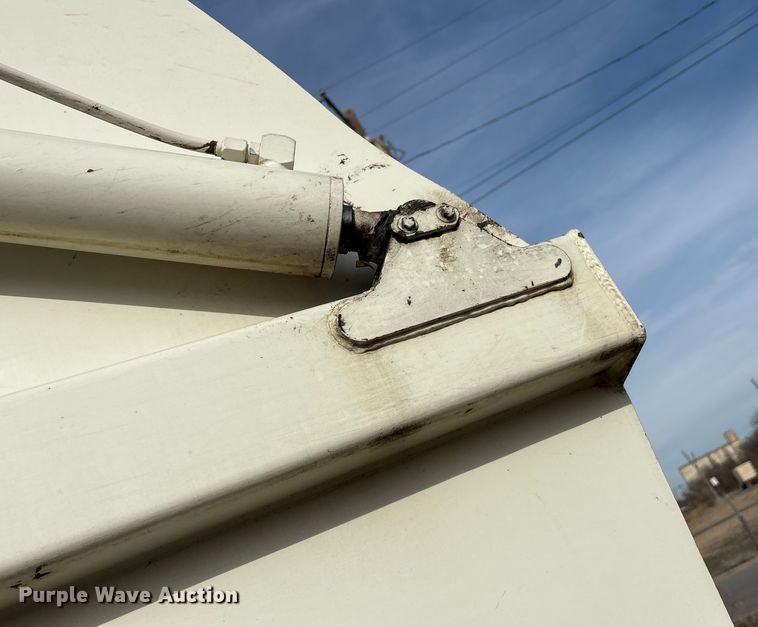 image for item EU0156 2013 Autocar ACX Xpeditor refuse truck