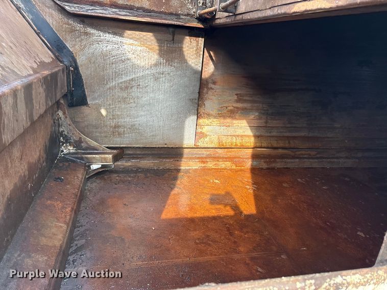 image for item EU0156 2013 Autocar ACX Xpeditor refuse truck