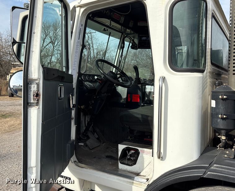 image for item EU0156 2013 Autocar ACX Xpeditor refuse truck