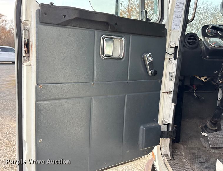 image for item EU0156 2013 Autocar ACX Xpeditor refuse truck