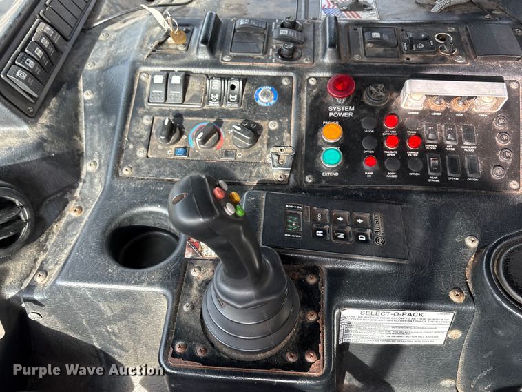 image for item EU0156 2013 Autocar ACX Xpeditor refuse truck