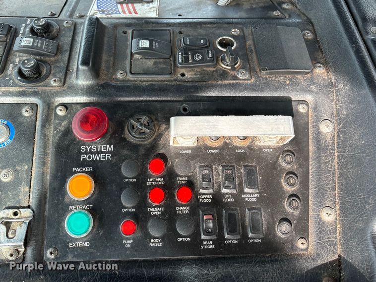 image for item EU0156 2013 Autocar ACX Xpeditor refuse truck