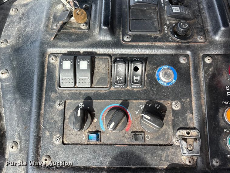 image for item EU0156 2013 Autocar ACX Xpeditor refuse truck