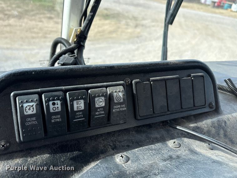 image for item EU0156 2013 Autocar ACX Xpeditor refuse truck