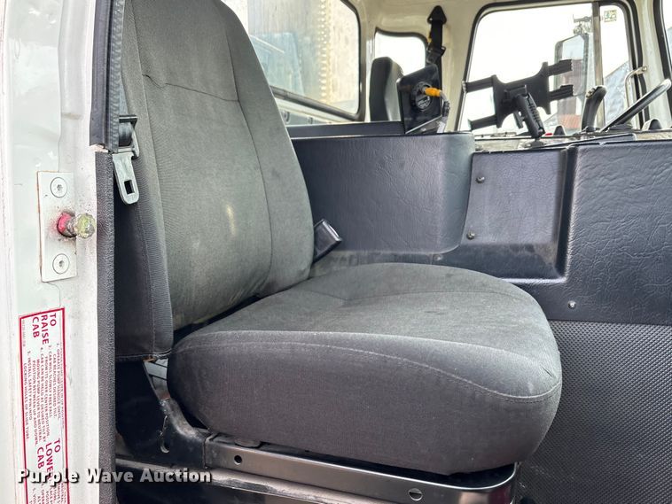 image for item EU0156 2013 Autocar ACX Xpeditor refuse truck