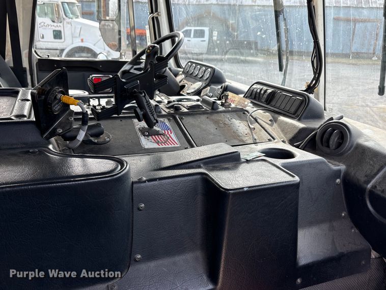 image for item EU0156 2013 Autocar ACX Xpeditor refuse truck