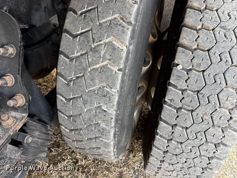 image for item EU0156 2013 Autocar ACX Xpeditor refuse truck