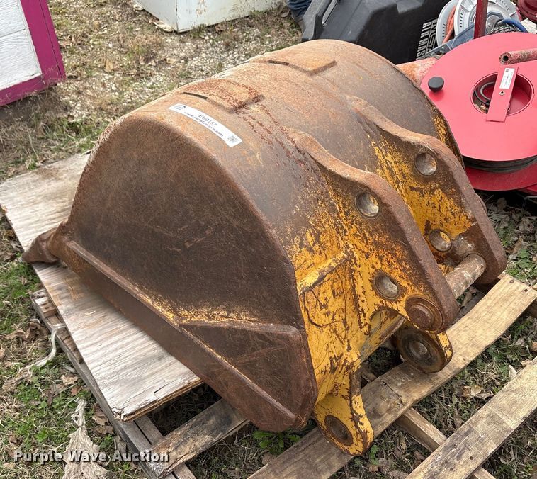 image for item EU0157 Excavator bucket