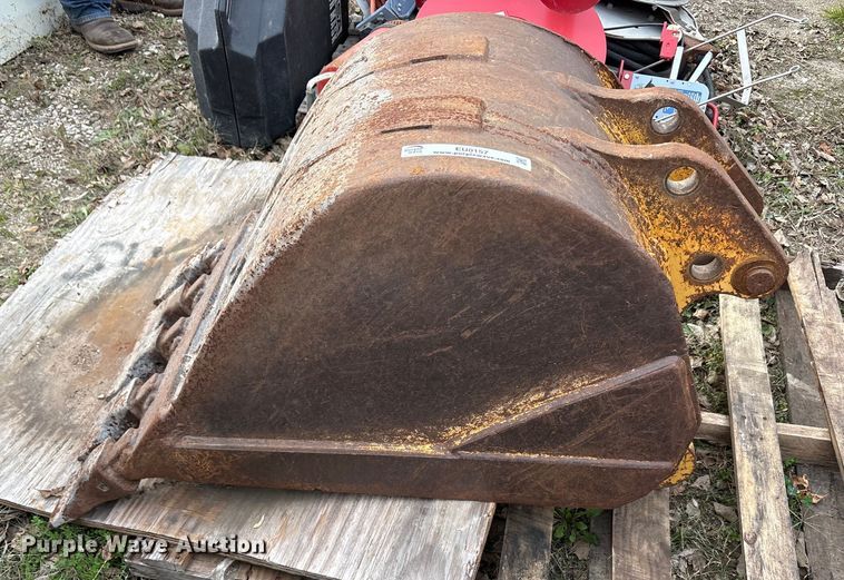 image for item EU0157 Excavator bucket