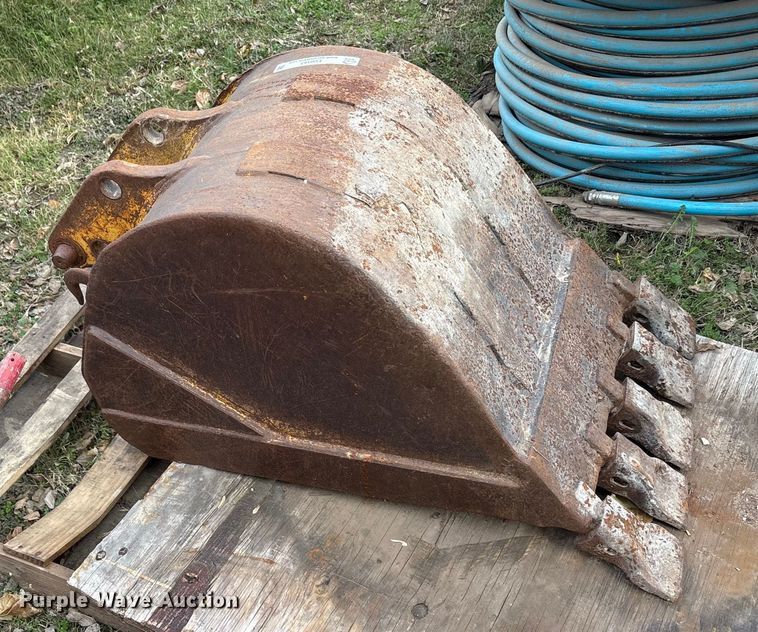 image for item EU0157 Excavator bucket