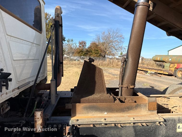 image for item EU5451 2013 Mack CHU613 dump truck