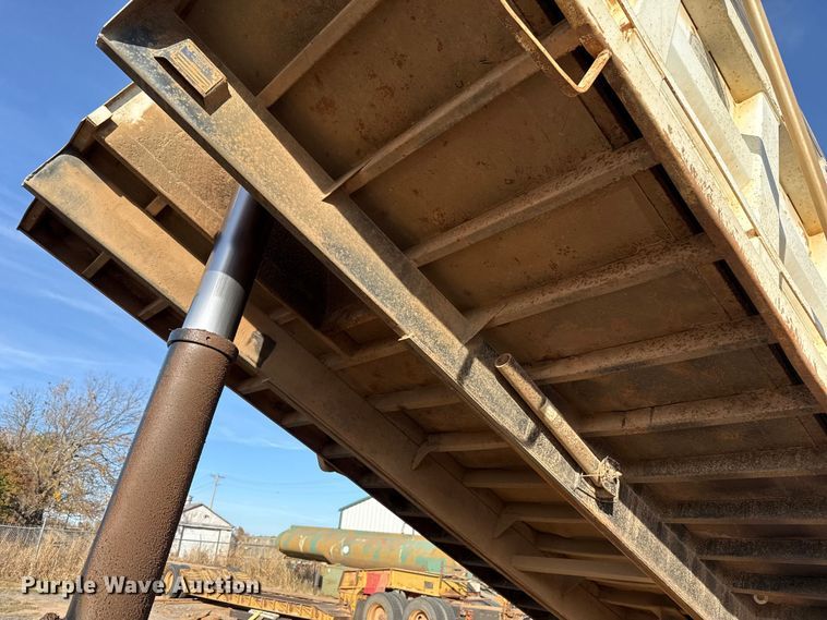 image for item EU5451 2013 Mack CHU613 dump truck