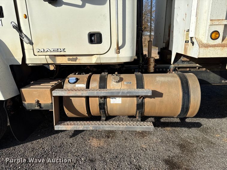 image for item EU5451 2013 Mack CHU613 dump truck