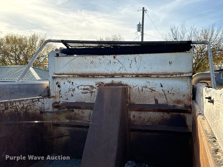 image for item EU5451 2013 Mack CHU613 dump truck