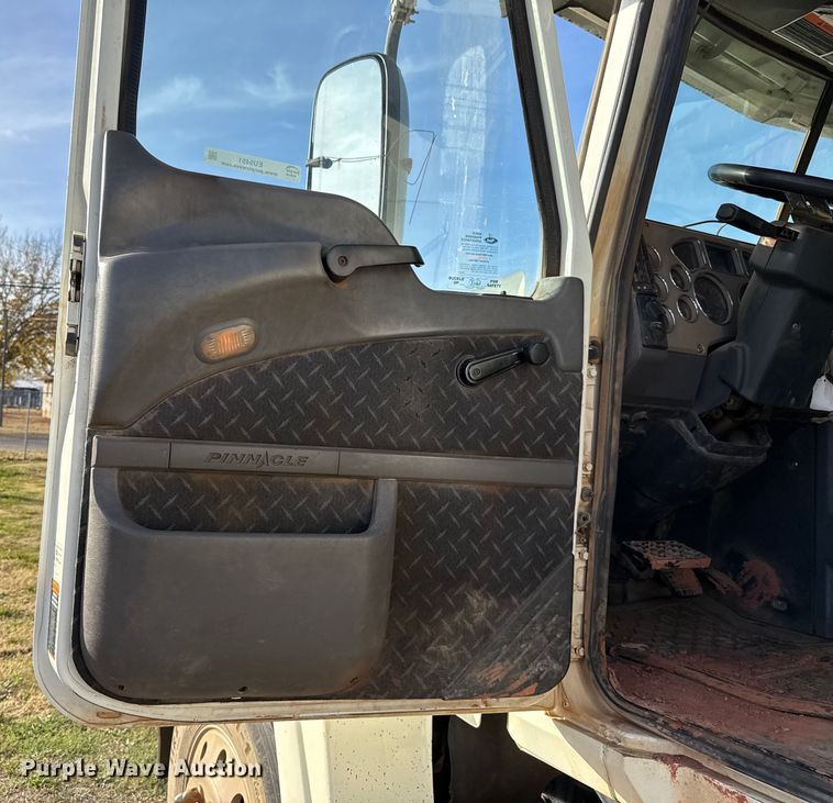 image for item EU5451 2013 Mack CHU613 dump truck