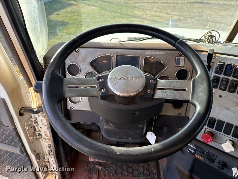 image for item EU5451 2013 Mack CHU613 dump truck