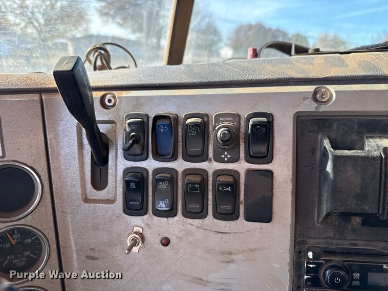 image for item EU5451 2013 Mack CHU613 dump truck