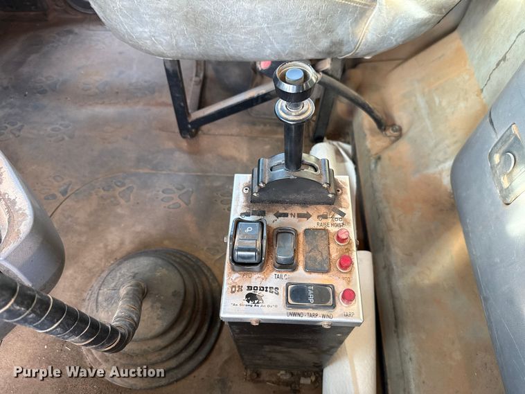 image for item EU5451 2013 Mack CHU613 dump truck