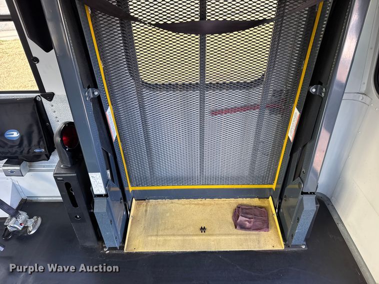 image for item EU6499 2014 Blue Bird BB CV2610S school bus