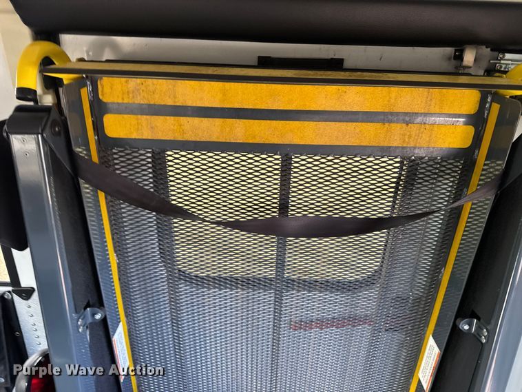 image for item EU6499 2014 Blue Bird BB CV2610S school bus