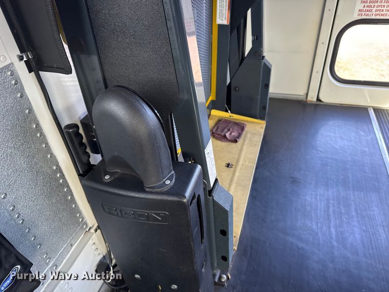 image for item EU6499 2014 Blue Bird BB CV2610S school bus