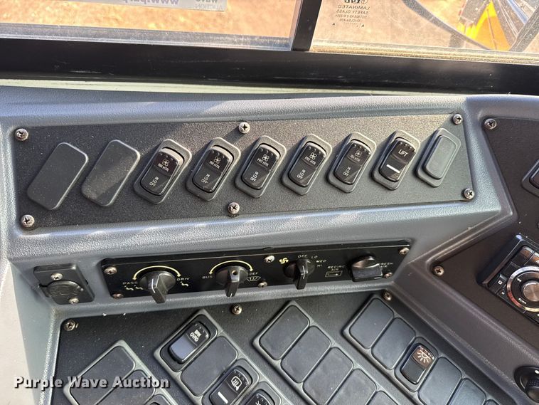 image for item EU6499 2014 Blue Bird BB CV2610S school bus